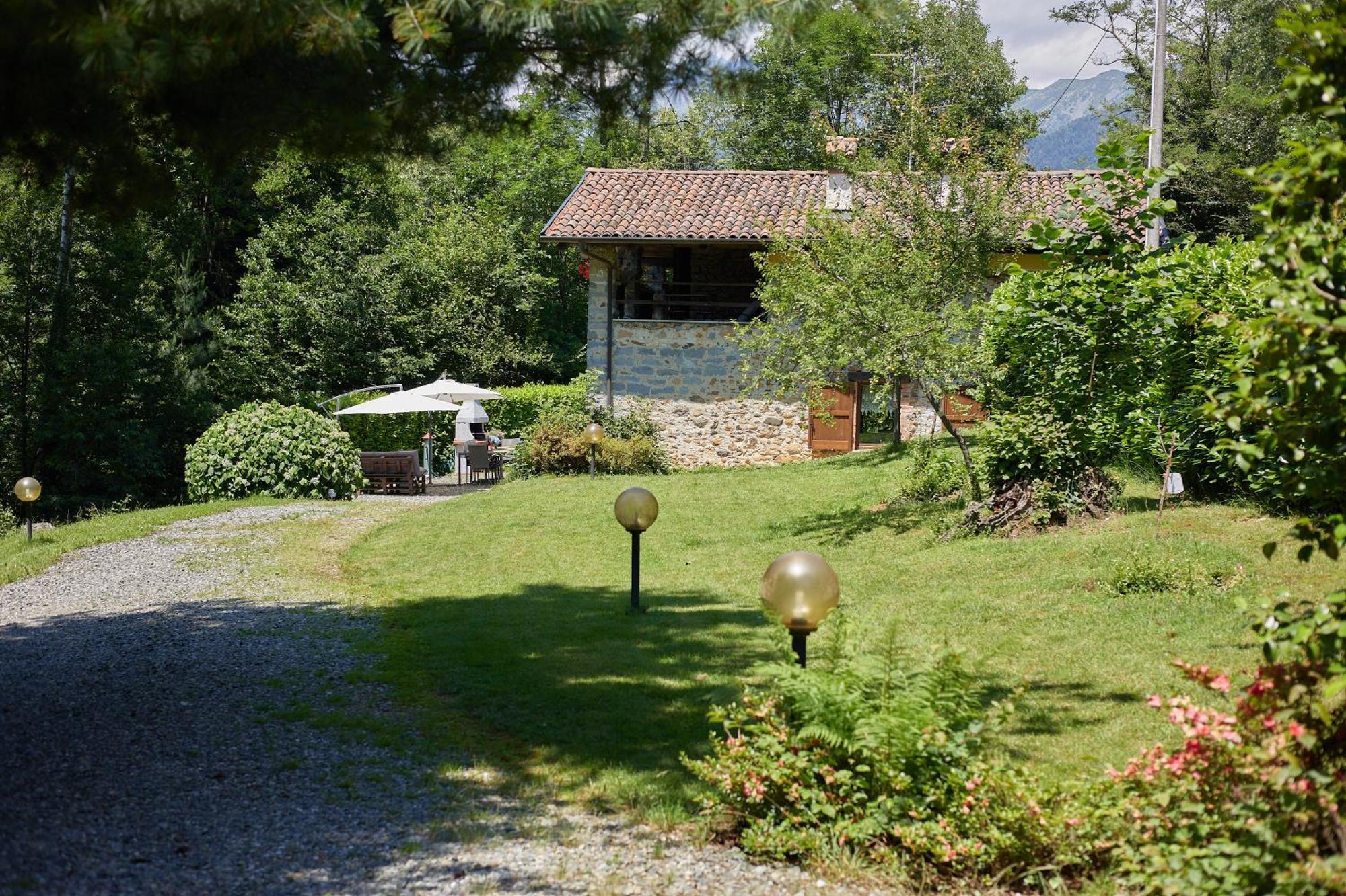 Villetta Con Giardino ⭑⭑⭑⭑⭑ - Wifi, Dogs Allowed Biella Luaran gambar