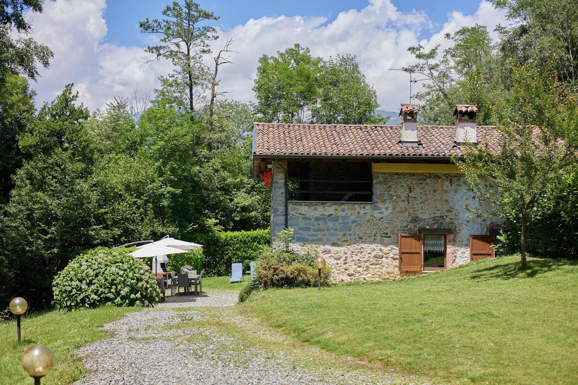 Villetta Con Giardino ⭑⭑⭑⭑⭑ - Wifi, Dogs Allowed Biella Luaran gambar